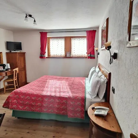 Готель Lo Campagnar Курмайор