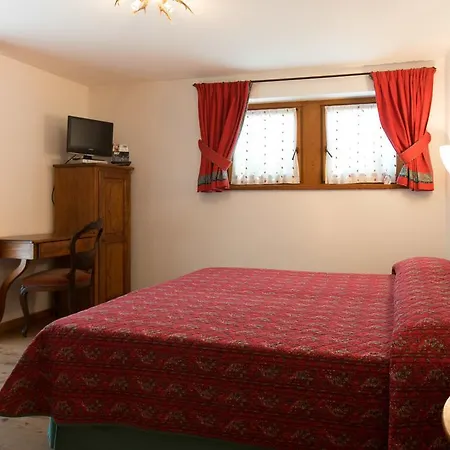 Готель Lo Campagnar Курмайор