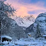 فندق Lo Campagnar