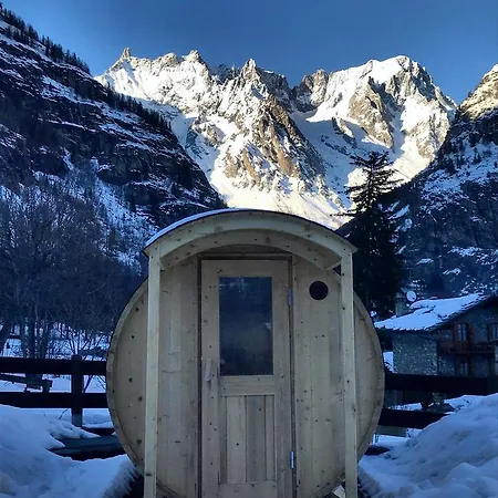 ロ カンパーニョル ホテル