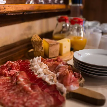 ロ カンパーニョル ホテル 3*